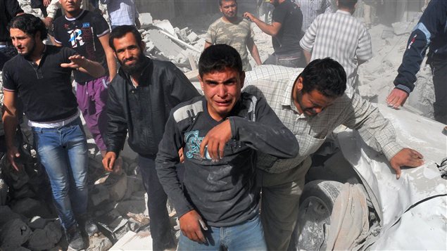 Après le bombardement de l'aviation à Maaret al-Noomane