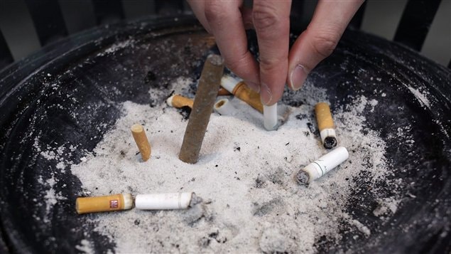 Cigarettes et cendrier