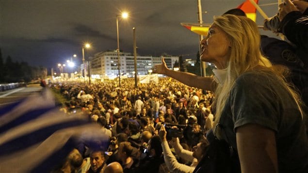 Manifestation près du Parlement grec dans la nuit de mercredi à jeudi