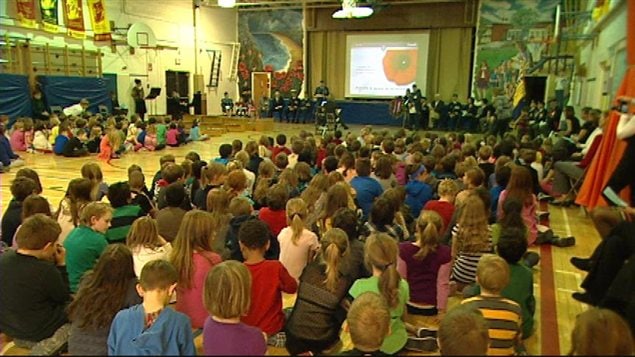 Quelque 200 élèves de l'École Dieppe ont organisé une journée de commémoration pour les anciens combattants.