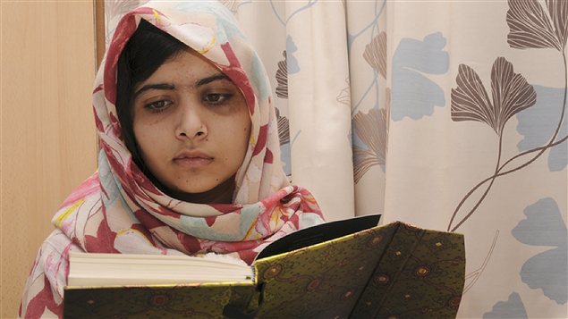 Malala Yousafzai récupère lentement de ses blessures dans un hôpital de Grende-Bretagne.
