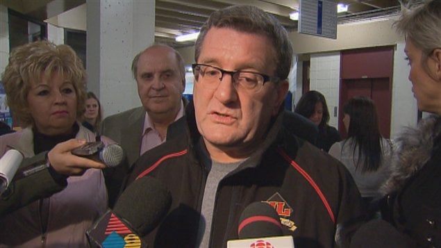 Régis Labeaume lors du point de presse dans l'arrondissement de Charlesbourg à Québec.