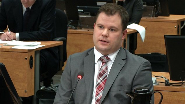 L'enquêteur de la commission Érick Roy