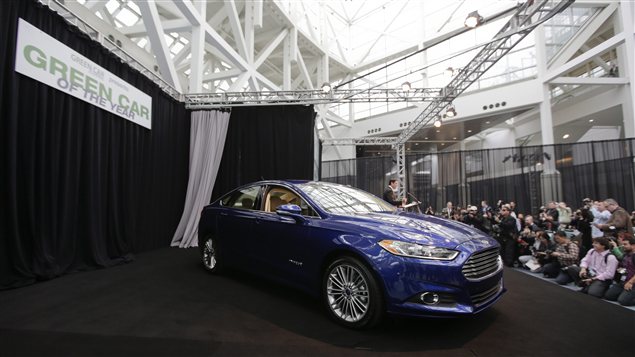 La Ford Fusion a été choisie comme voiture verte de l'année jeudi au Salon de l'auto de Los Angeles.