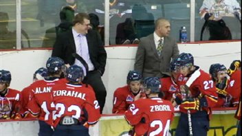 Le Titan d'Acadie-Bathurst et son entraîneur, Danny Dupont