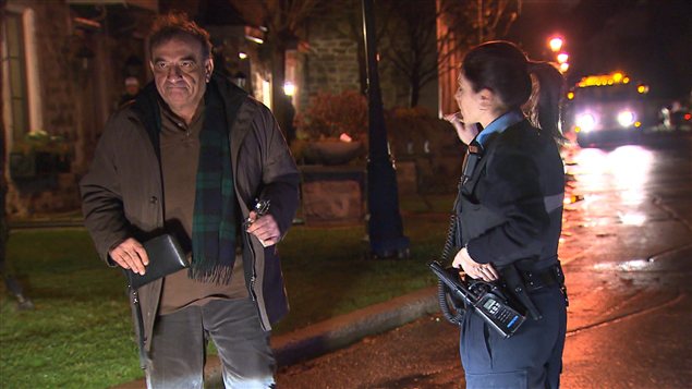L'homme d'affaires Ari Ben-Menashe, arrivé sur les lieux de l'incendie.