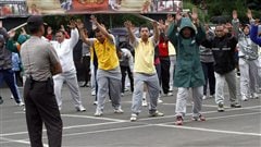 Des policiers de Jakarta