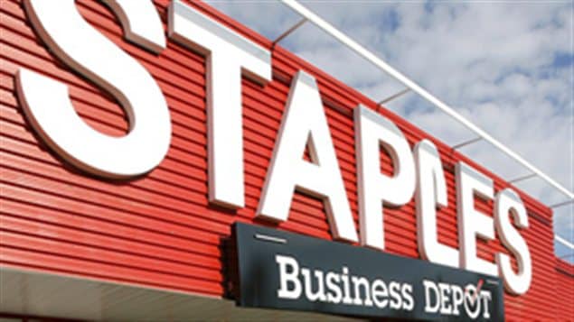 Une enseigne d'un magasin Staples Business Depot