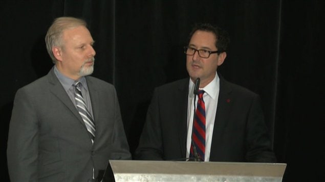 Le ministre responsable de la région de Montréal, Jean-François Lisée, et le maire de Montréal, Michael Applebaum
