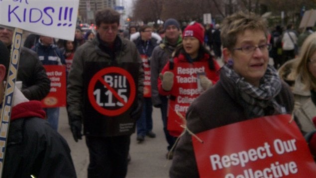 Des milliers d'enseignants du primaire ont fait la grève mardi à Toronto (archives).