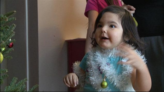 La famille Cochrane a reçu le 17 décembre l'arbre de son premier Noël dans sa première maison à Winnipeg.