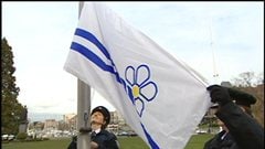 Le lever du drapeau de la francophonie devant l'Assembl�e l�gislative de Victoria est l'un des plus beaux souvenirs que garde Christine Sotteau.