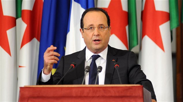 Le président Français François Hollande lors d'un discours au Parlement algérien