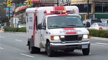 Une ambulance sur la rue Cambie à Vancouver