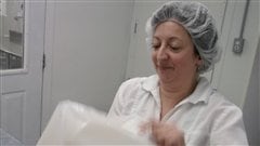 Hélène Lessard, copropriétaire de la la fromagerie La Ferme au village, à Lorrainville