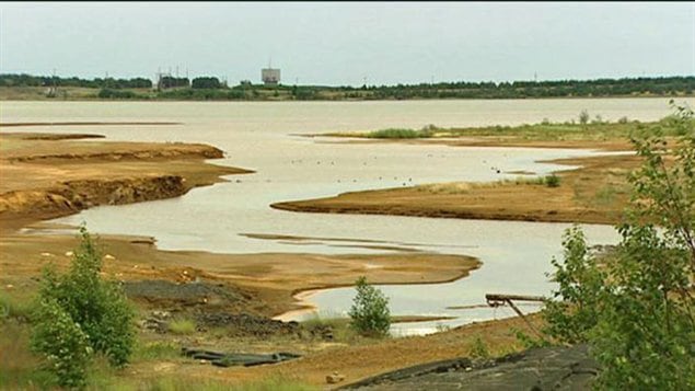 Depuis plus de 30 ans, Sudbury utilise des basins de résidus appartenant à la compagnie Vale pour y déverser les boues de la station d'épuration.