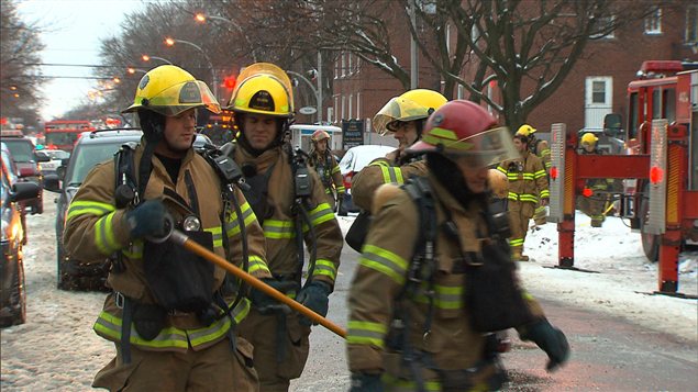Des pompiers du Service de sécurité des incendies.