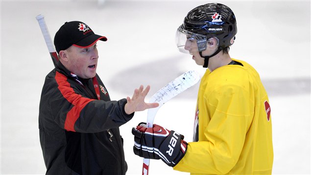 L'entraîneur Steve Spott et l'attaquant Ryan Nugent-Hopkins
