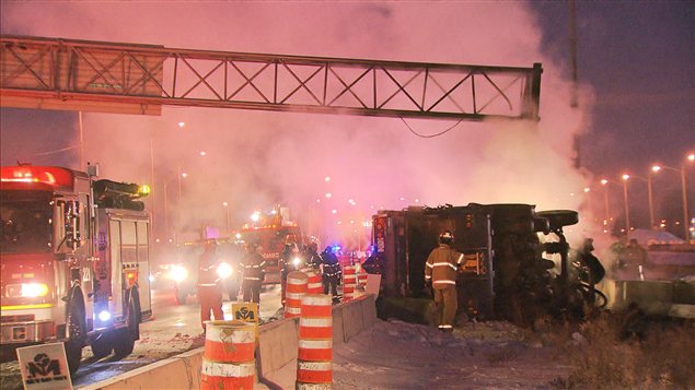 Camion incendié sur l'autoroute 20