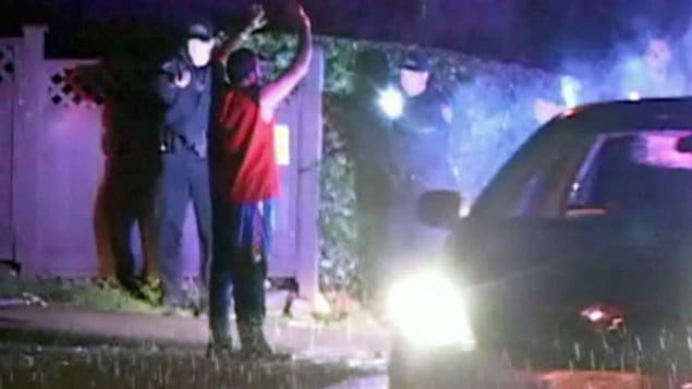 Un homme de Delta a été maîtrisé au pistolet Taser par les policiers, vendredi soir, parce qu'il refusait de coopérer