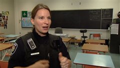 L'agente scolaire pour la police d'Ottawa, Caroline Gallant