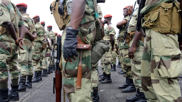 Des soldats du Gabon s'apprêtent à se rendre en République centrafricaine pour participer à la Force multinationale africaine.