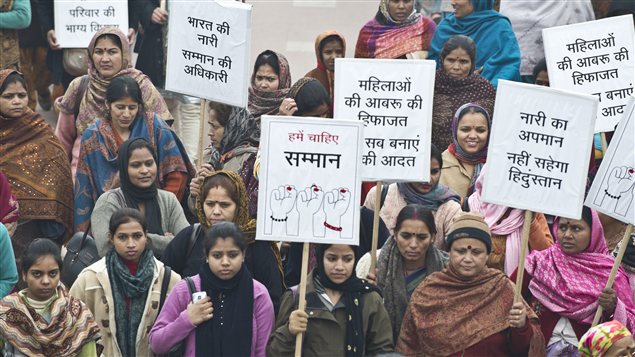 Des Indiennes manifestent dans les rues de New Delhi le 2 janvier pour réclamer une meilleure protection des femmes dans le pays.