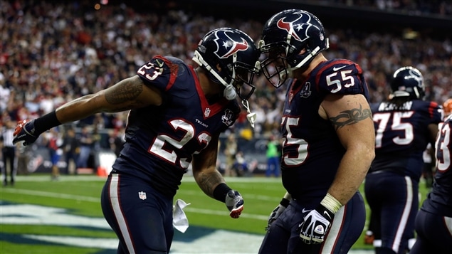 Arian Foster (gauche) des Texans de Houston célèbre son touché avec Chris Myers.