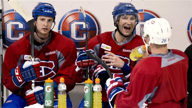 Colby Armstrong, Erik Cole et Josh Gorges