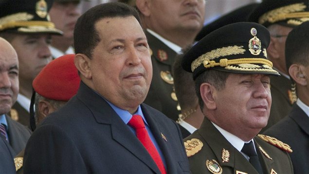 Hugo Chavez lors d'un déflilé militaire, l'été dernier.