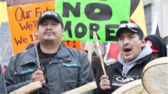 De nombreux Autochtones participent à la manifestation d'Ottawa. De nombreux Autochtones participent à la manifestation d'Ottawa.