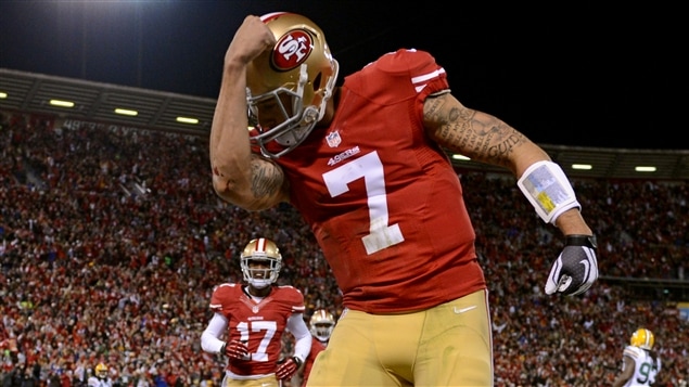 Le quart-arrière des 49ers de San Francisco Colin Kaepernick