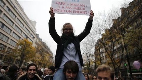 Foule importante contre le mariage pour tous