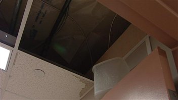 Le toit coule au centre éducatif Gard'Amis de Regina