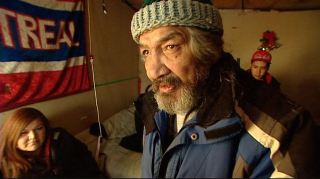 Winston Hartie a recommencé à se nourrir mercredi après une grève de la faim de 31 jours.