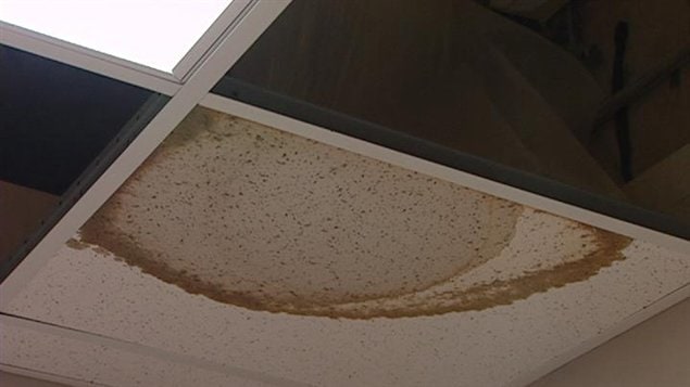 Le plafond coule au centre éducatif Gard'Amis de Regina