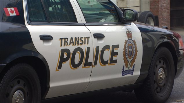Une voiture de la police des transports en commun de Metro Vancouver.