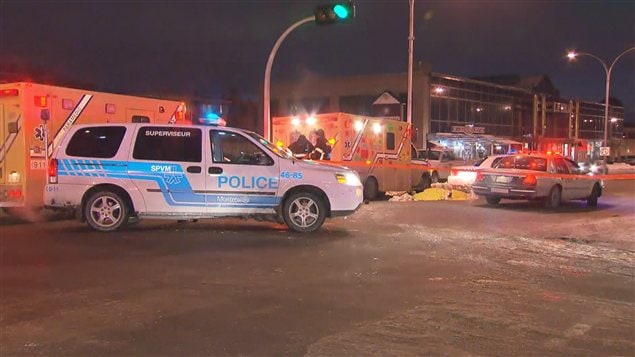 Une piétonne est happée mortellement par un camion de déneigement à Saint-Léonard.