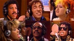 Lionel Richie, Bruce Springsteen, Cindy Lauper, Tina Turner, Stevie Wonder et Michael Jackson lors de l'enregistrement de <em>We are the world</em>