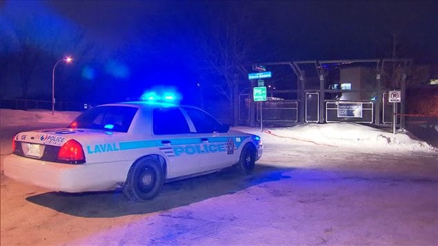 Les policiers ont atteint un suspect qui aurait blessé deux autres personnes
