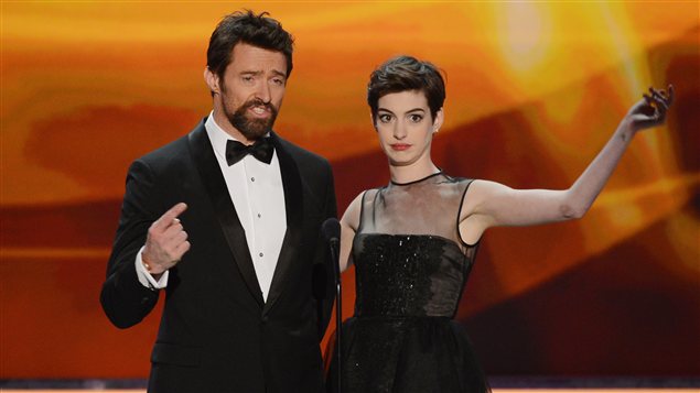 Hugh Jackman et Anne Hathaway à la remise des prix de la 19e édition de la Screen Actors Guild (SAG) à Los Angeles.