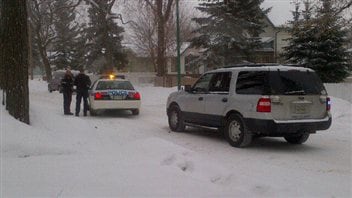 La police dans le quartier Riversdale de Saskatoon où a été séquestrée une femme