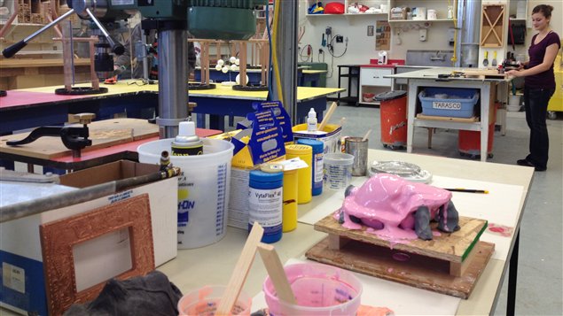L'atelier d'arts plastiques du Cégep de l'Abitibi-Témiscamingue sera moins souvent disponible pour les étudiants en raison des compressions budgétaires.