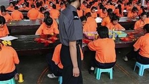 Des prisonniers dans un camp de travail chinois