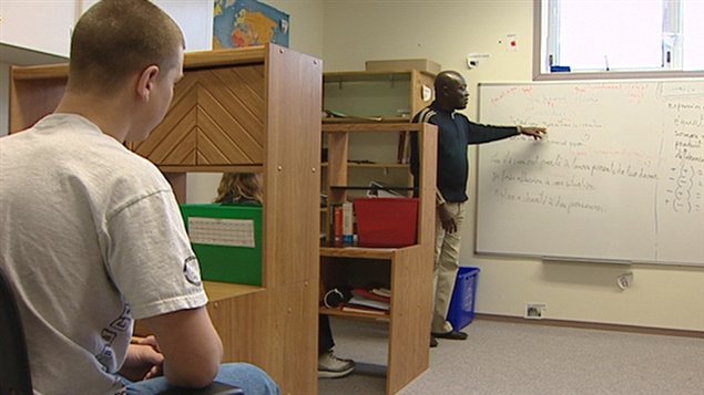 Des jeunes du secondaire de l'École Boréale de Ponteix déménagent