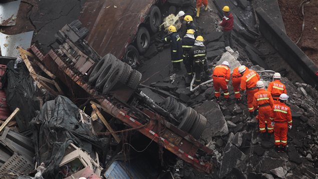 Le pont Yichang s'est effondré, tuant au moins 26 personnes