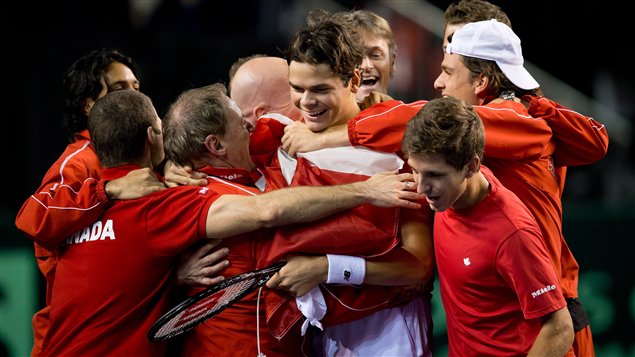 Milos Raonic et l'équipe canadienne de tennis