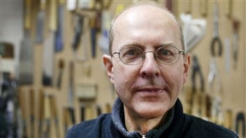 Le Canadien Michael Ibsen, un descendant direct de la soeur aînée du roi Richard III, Anne de York, a autorisé un prélèvement d'ADN pour déterminer si le crâne trouvé à Leicester est celui du roi défunt.