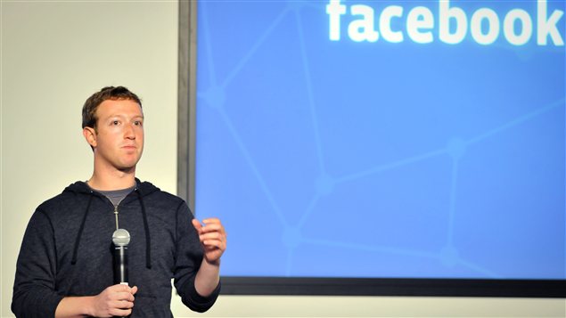 Mark Zuckerberg prend la parole devant ses employés|©Josh Edelson / AFP Mark Zuckerberg prend la parole devant ses employés|©Josh Edelson / AFP
