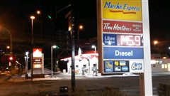 Stations-service � Montr�al mardi matin